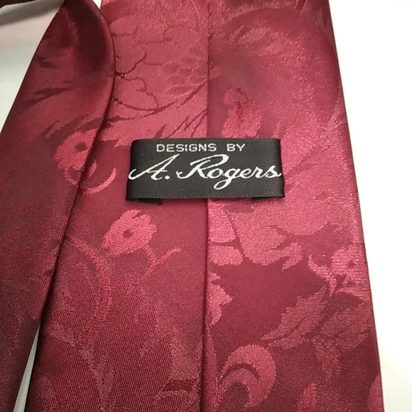 Cigar Tie Designed By A . Rogers - Picture 2 of 2